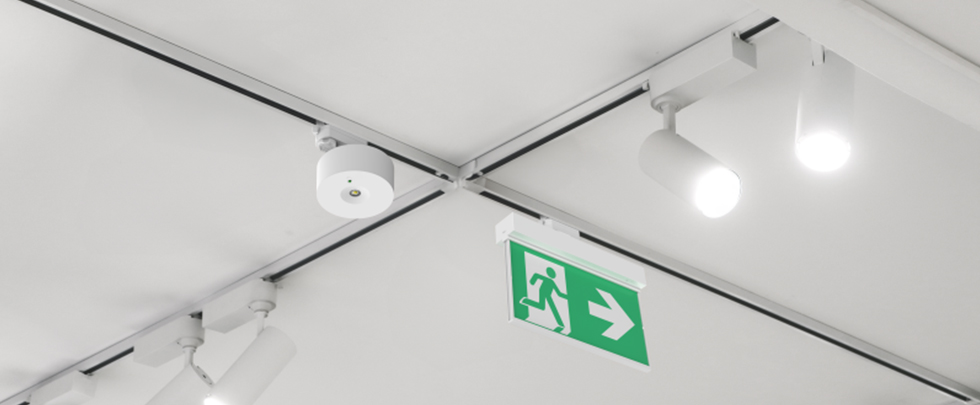 Ektor emergency lights on lighting track